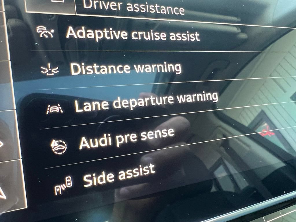 Used 2023 Audi Q7 3.0T Premium w/ Convenience Package AWD/4WD image 40