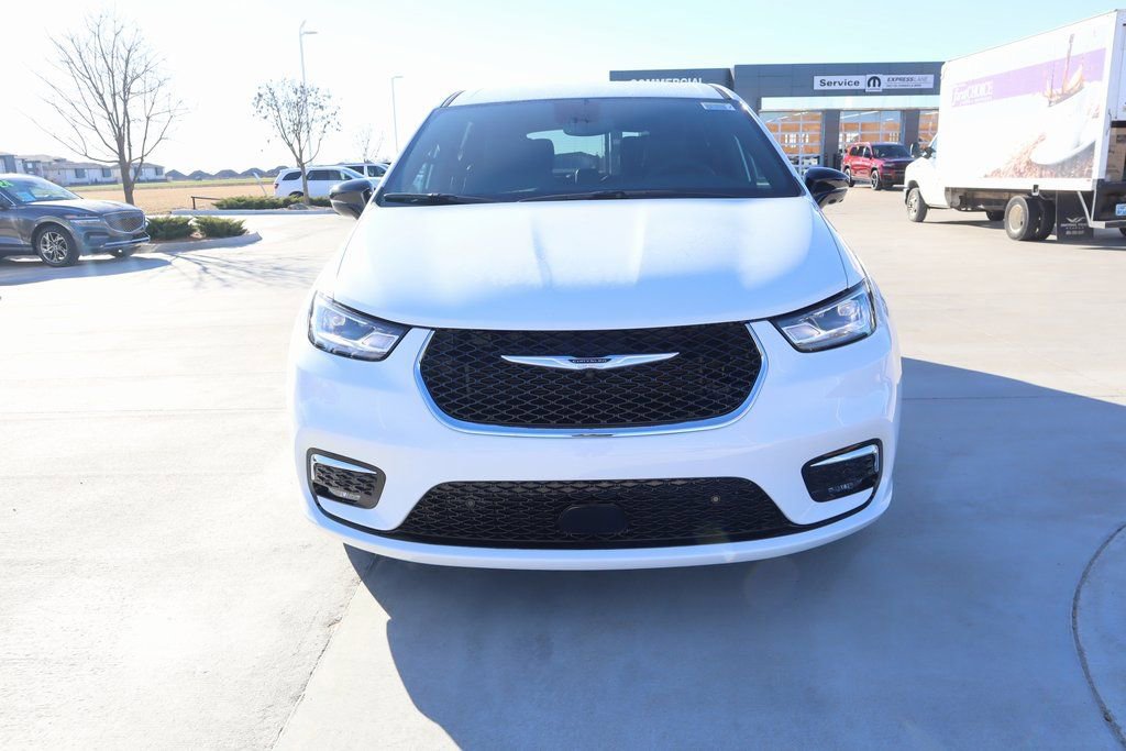 New 2026 Chrysler Pacifica Select FWD image 9