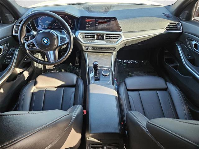 Used 2022 BMW 330e w/ M Sport Package image 18