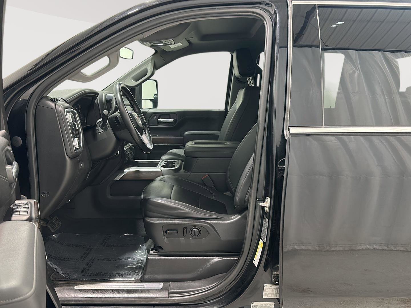 Used 2021 GMC Sierra 3500 SLT w/ SLT Premium Package image 17