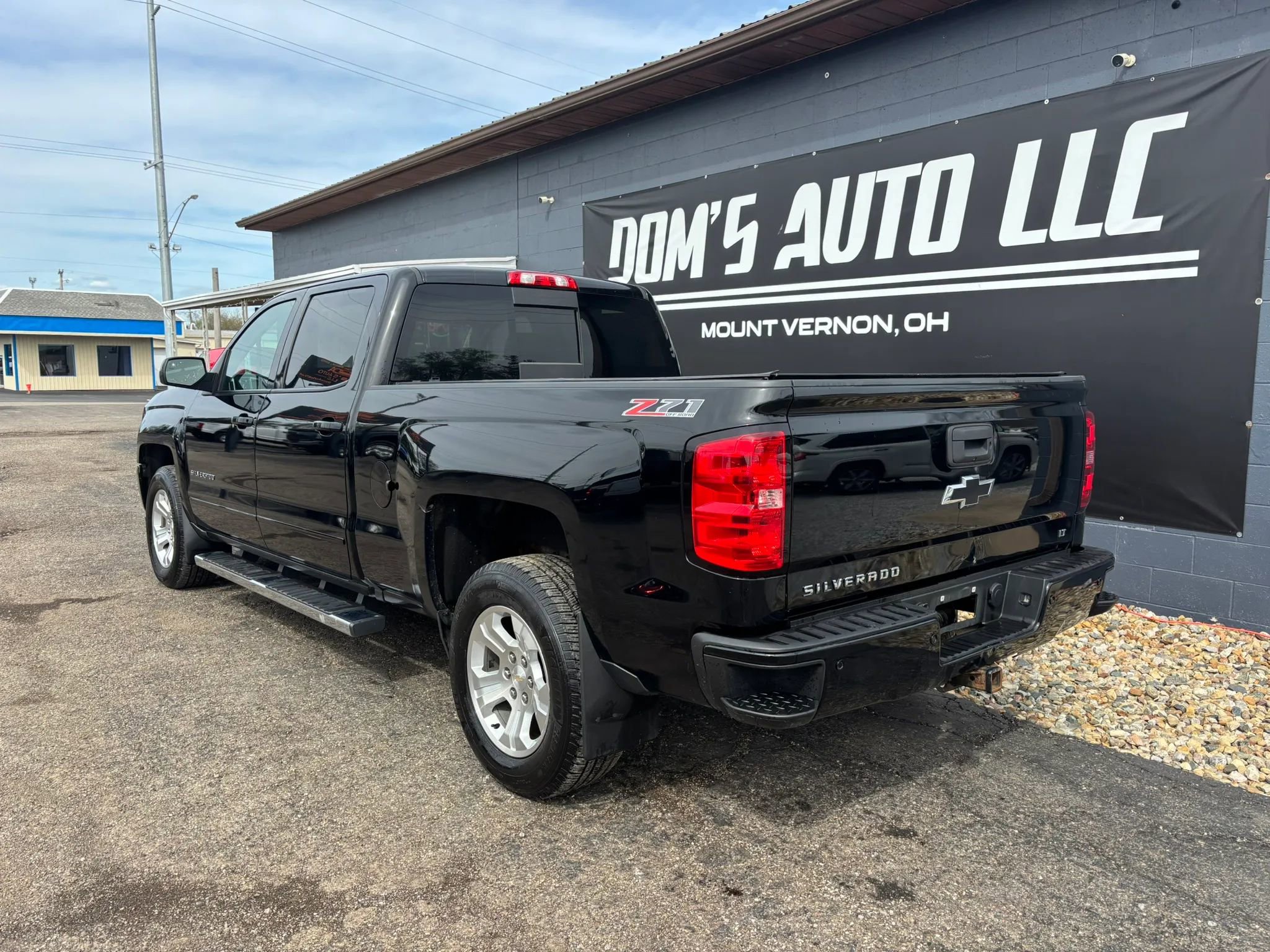 Used 2017 Chevrolet Silverado 1500 LT w/ All Star Edition image 3