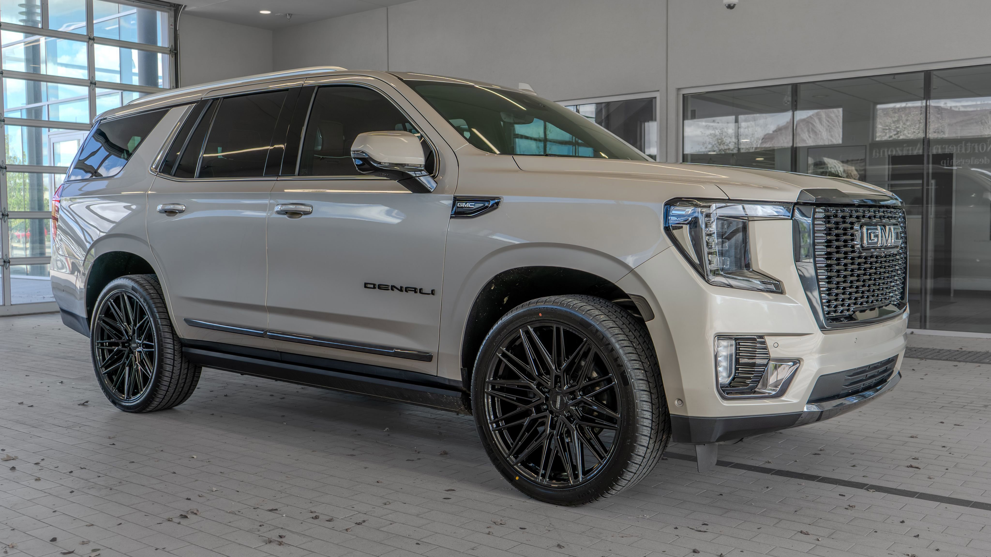 Used 2023 GMC Yukon Denali Ultimate image 12