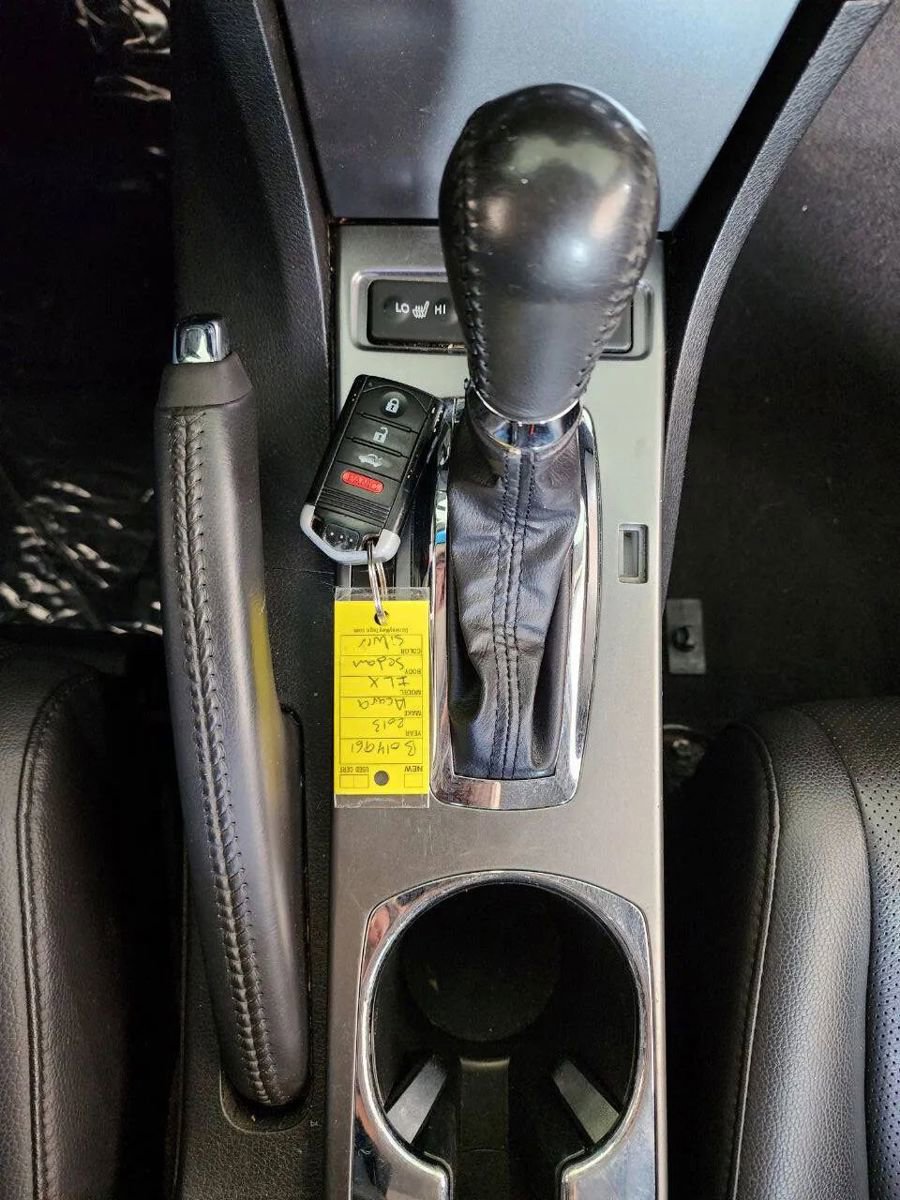 Used 2013 Acura ILX w/ Technology Package image 32