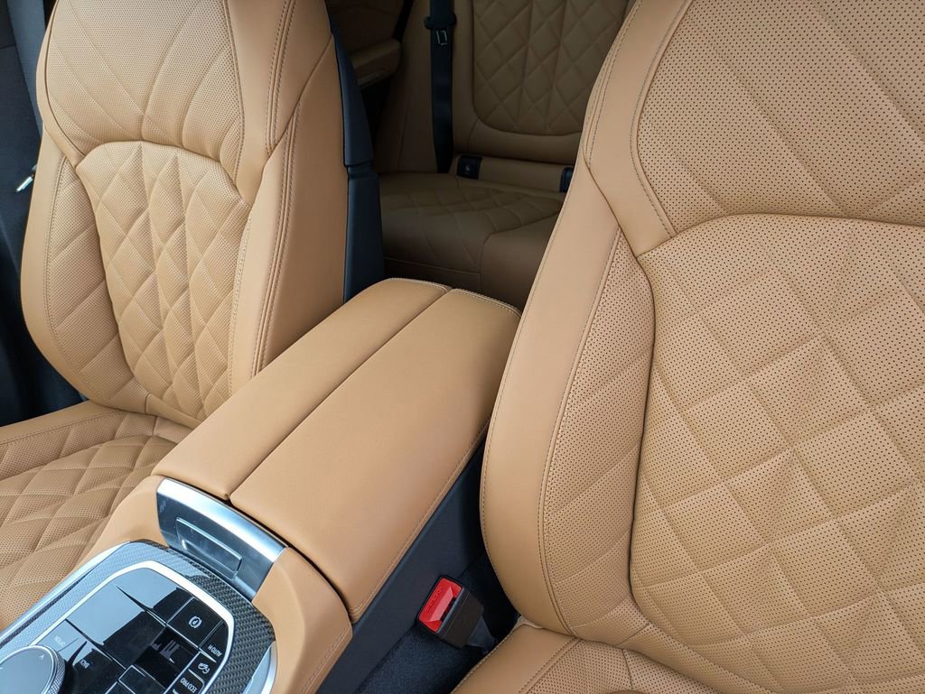 New 2026 BMW X5 M60i w/ Climate Comfort Package image 17