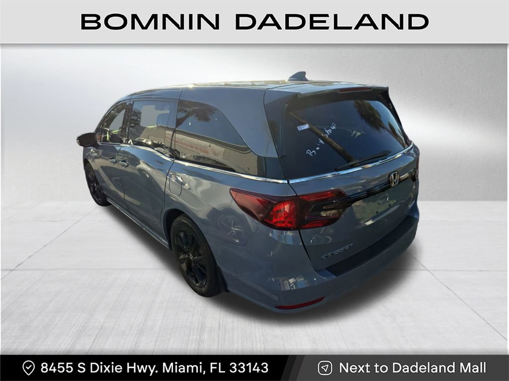 Used 2024 Honda Odyssey Sport image 3