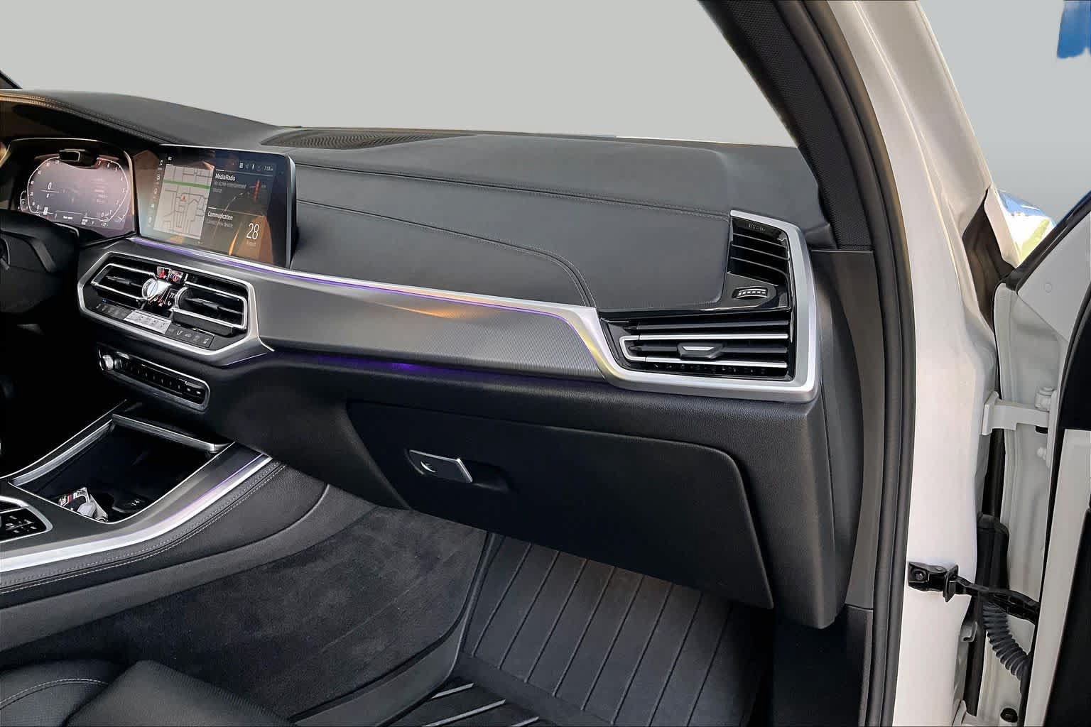 Used 2022 BMW X5 sDrive40i w/ M Sport Package RWD image 19