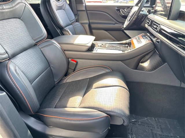 New 2025 Lincoln Aviator Black Label w/ Black Label Special Edition image 9