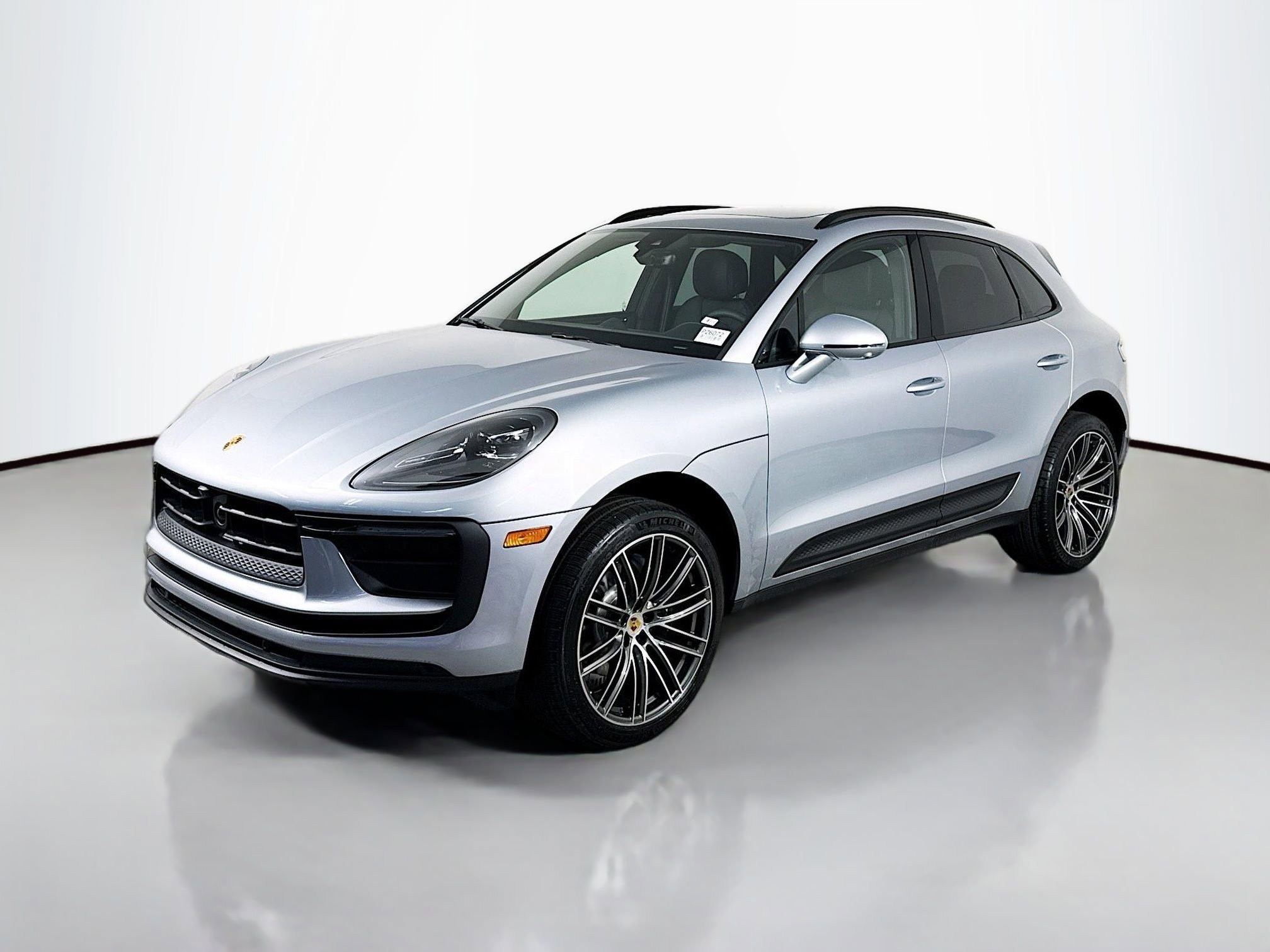 Certified 2026 Porsche Macan image 1