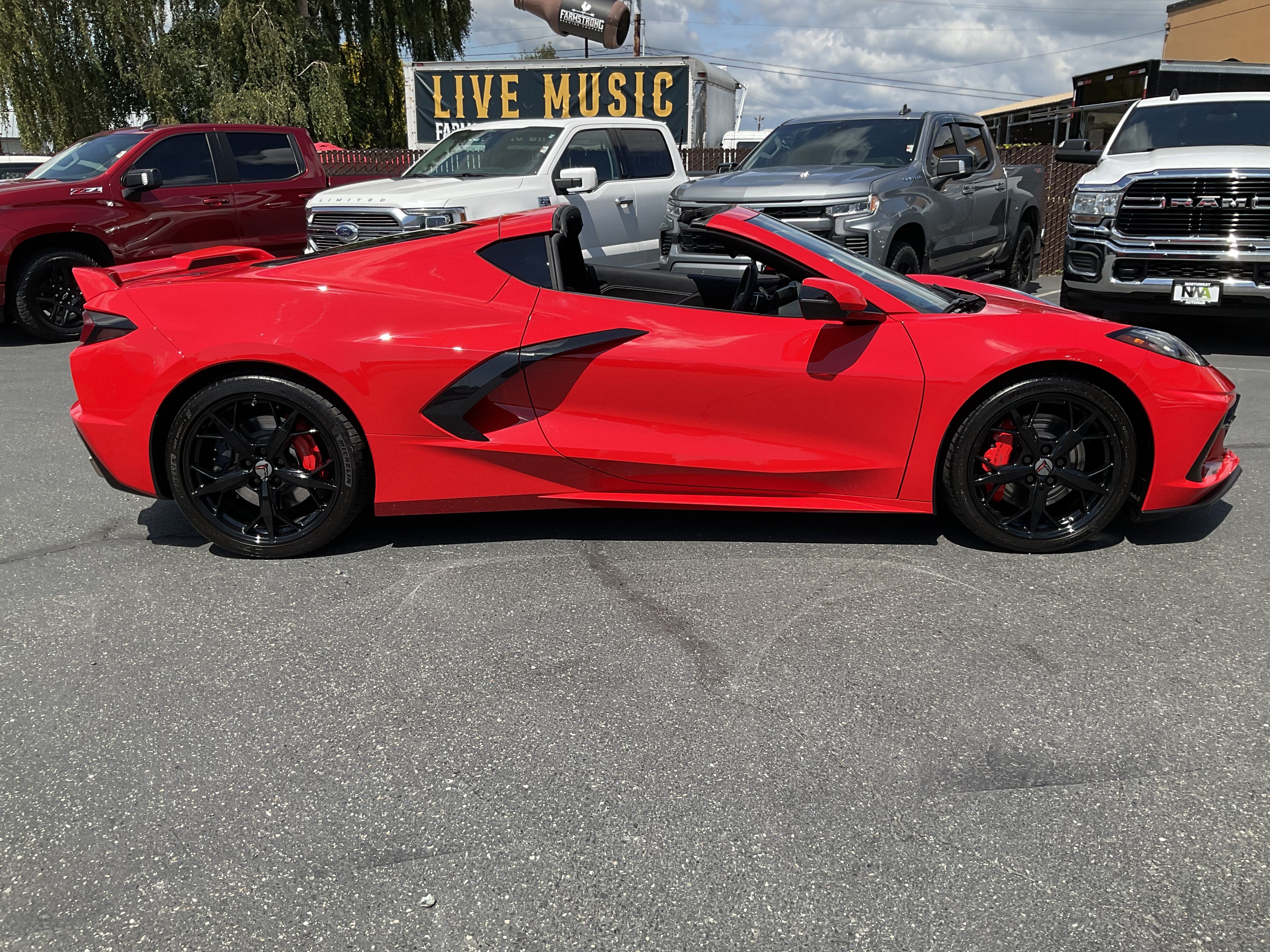 Used 2022 Chevrolet Corvette Stingray Coupe w/ Z51 Performance Package RWD image 33