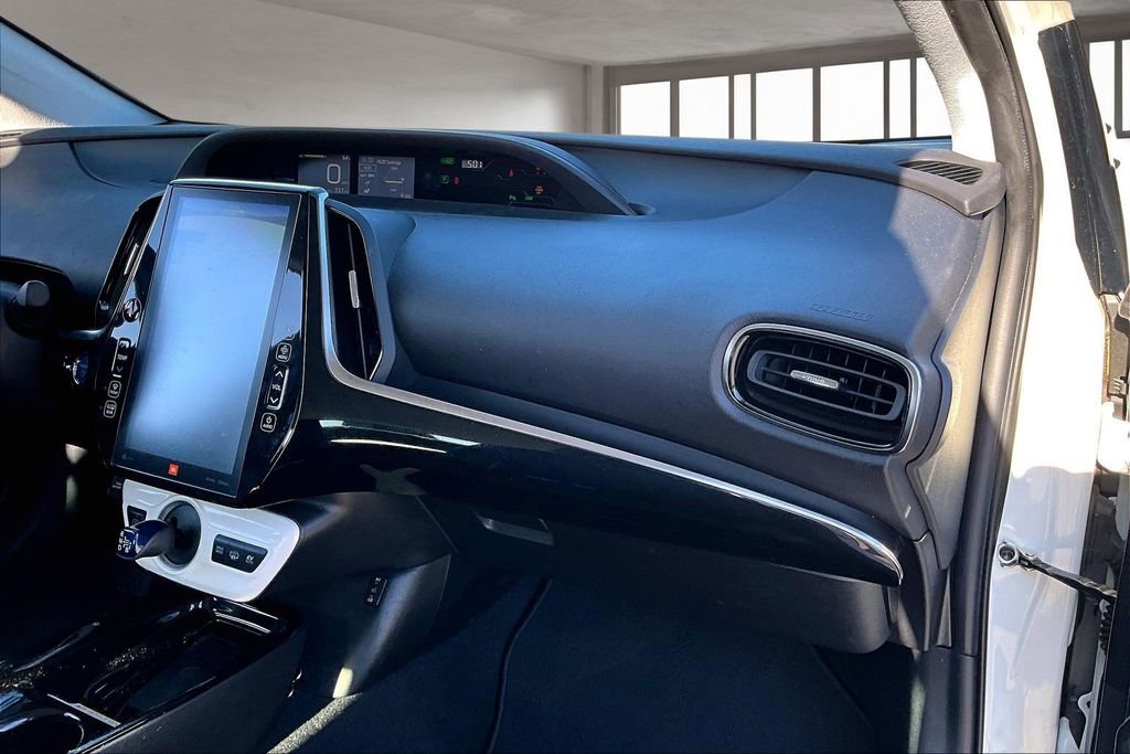 Used 2019 Toyota Prius Prime Advanced image 25