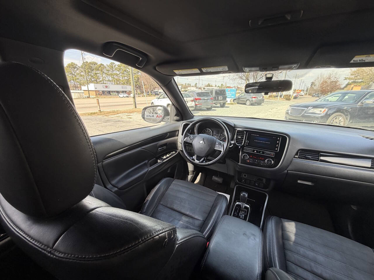 Used 2019 Mitsubishi Outlander LE image 25