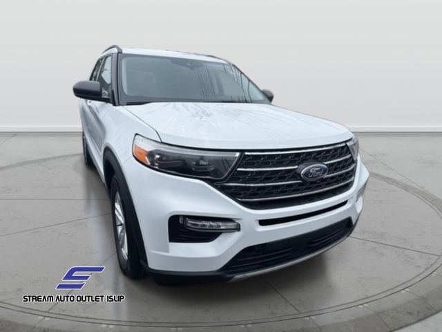 Used 2023 Ford Explorer XLT w/ Equipment Group 202A image 2