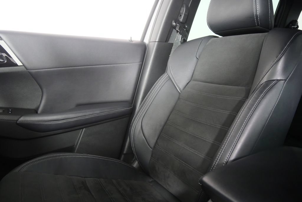 Used 2023 Mitsubishi Outlander SE Black Edition AWD/4WD image 24
