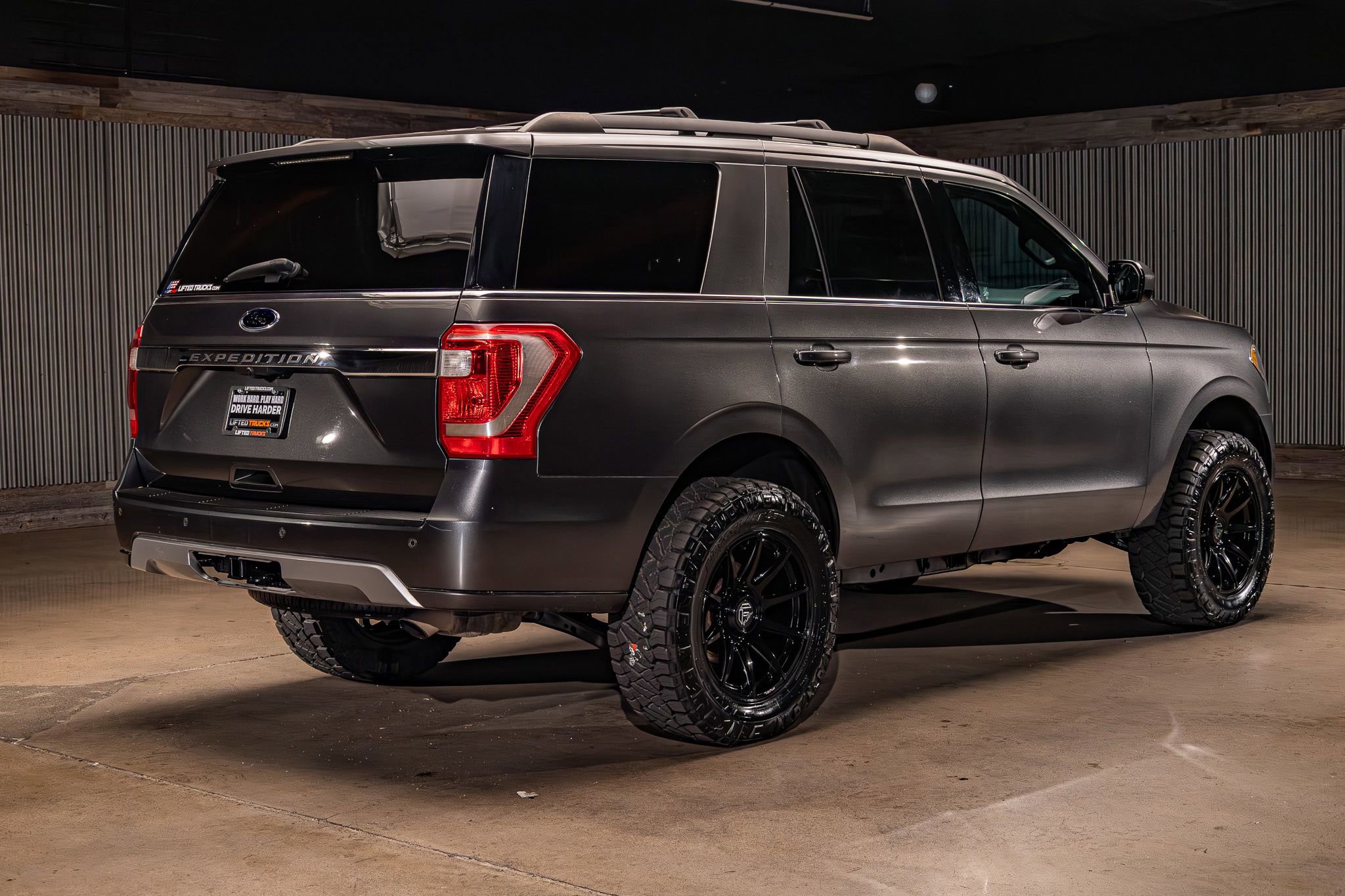 Used 2020 Ford Expedition XLT w/ FX4 Off-Road Package AWD/4WD image 10