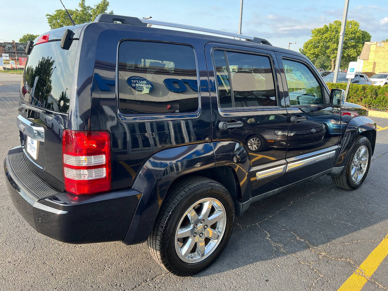 Used 2011 Jeep Liberty Limited w/ Tire & Wheel Group AWD/4WD image 13