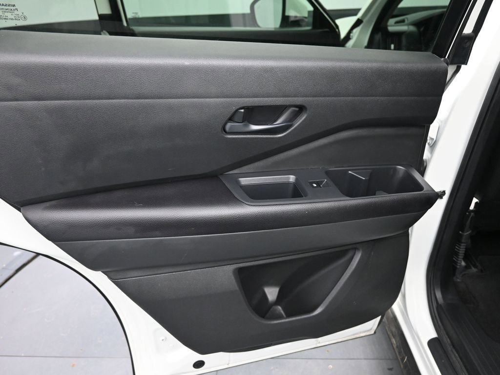 Used 2025 Nissan Pathfinder SV AWD/4WD image 22