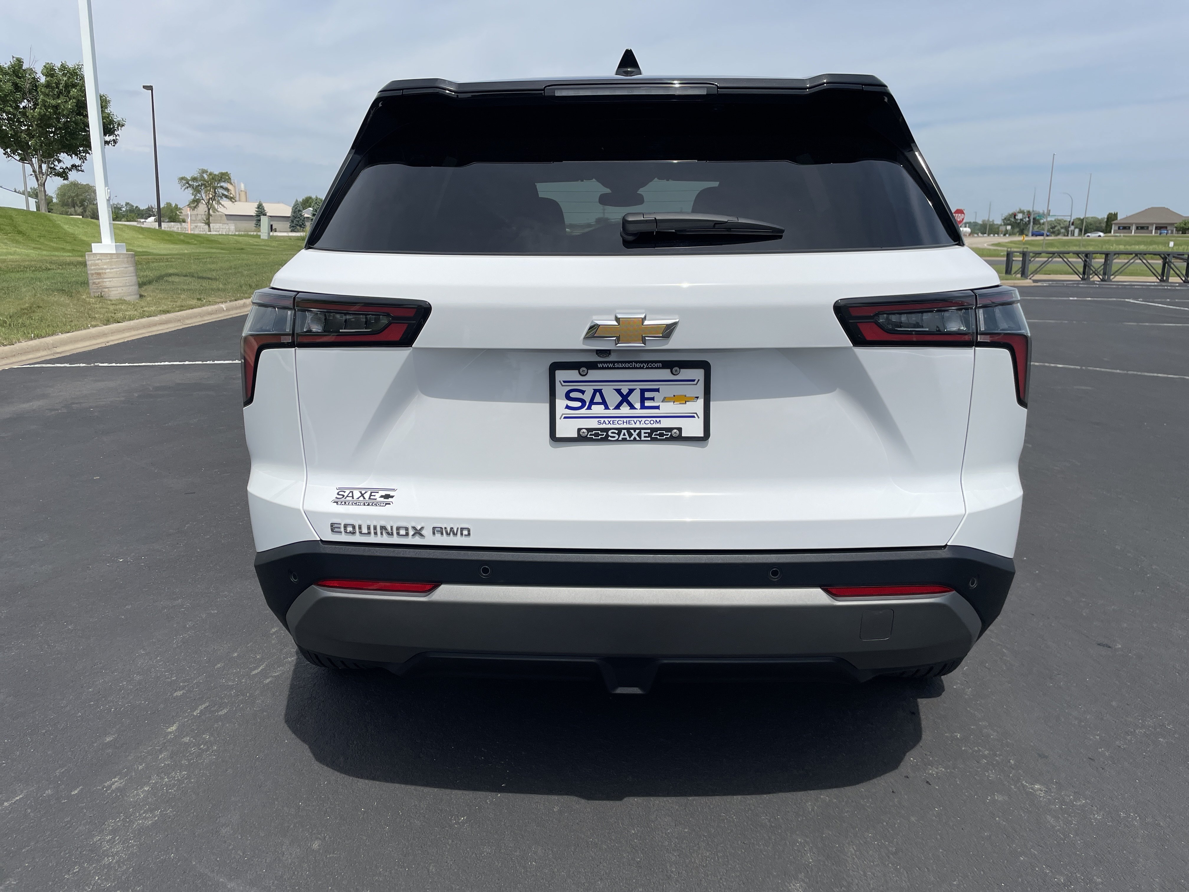 Used 2025 Chevrolet Equinox LT AWD/4WD image 4