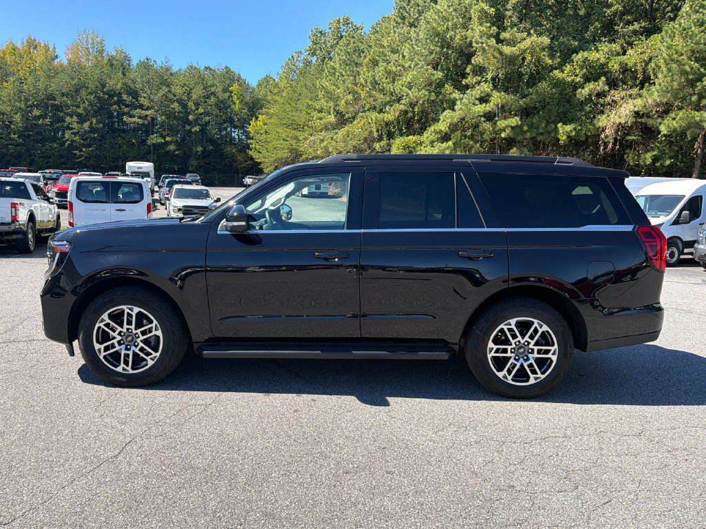 Used 2025 Ford Expedition Active AWD/4WD image 4