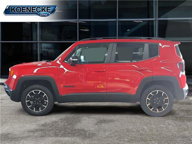 Used 2023 Jeep Renegade Latitude image 2