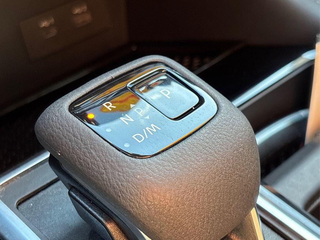 Used 2024 Nissan Pathfinder Platinum w/ Cargo Package image 31