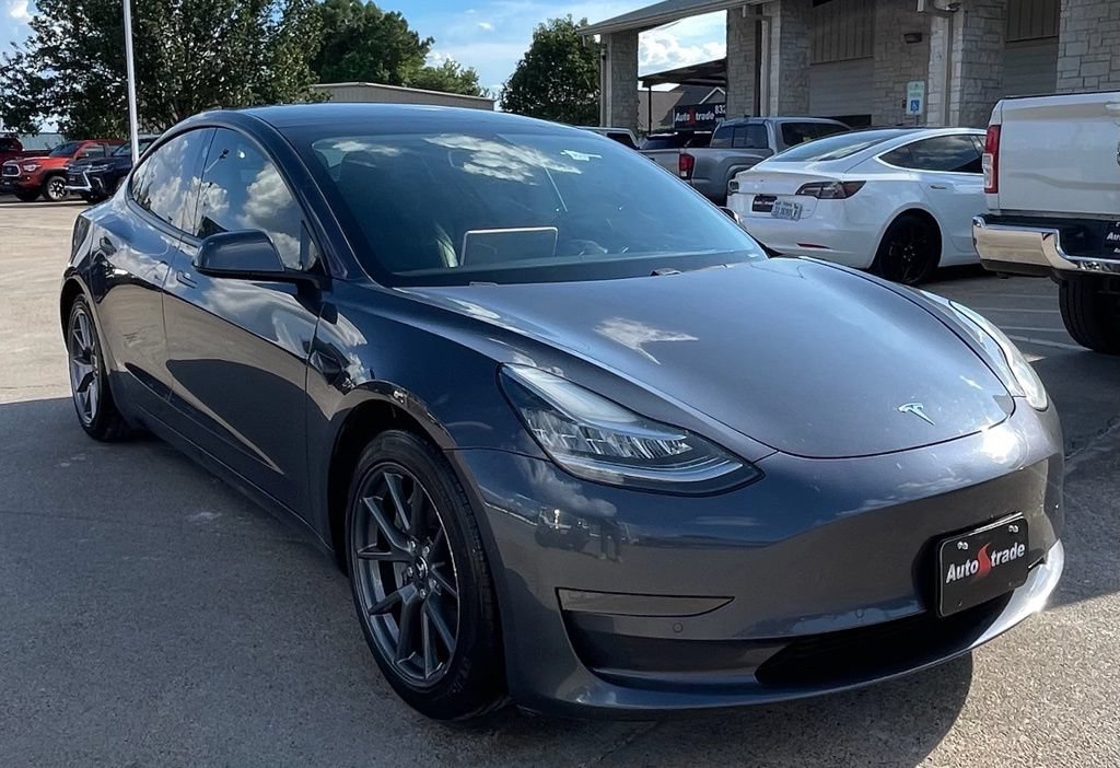 Used 2021 Tesla Model 3 Standard Range RWD image 2
