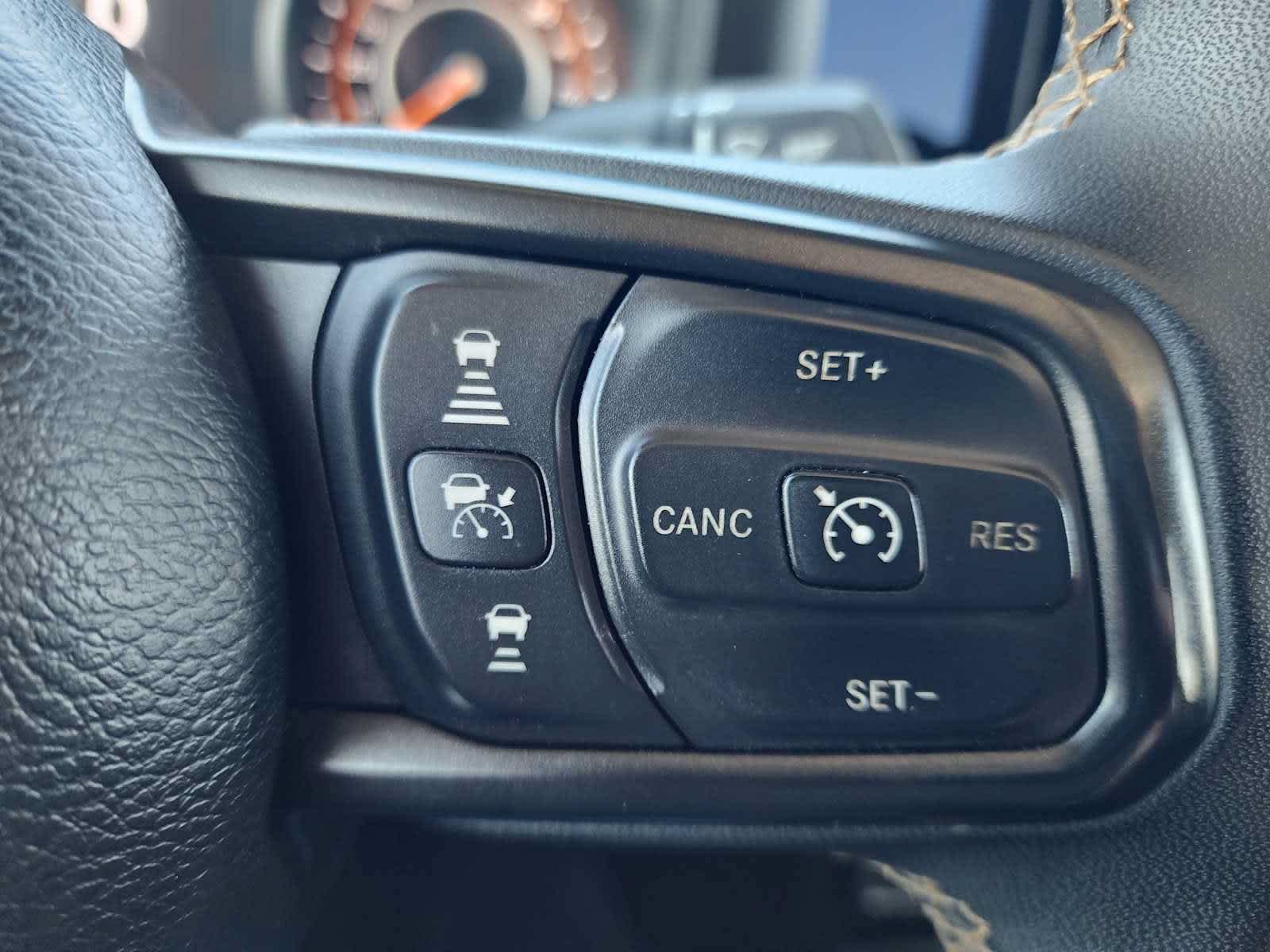 Used 2025 Jeep Gladiator Sport AWD/4WD image 19