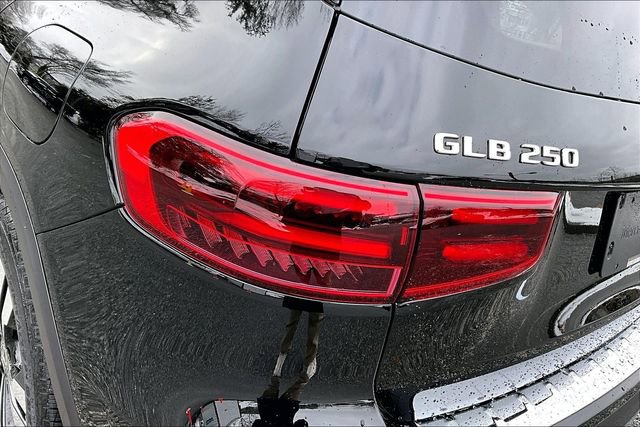 Certified 2025 Mercedes-Benz GLB 250 4MATIC image 26