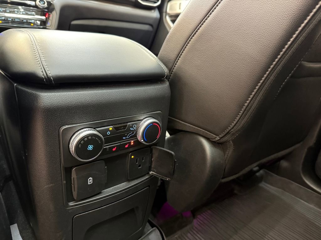 Used 2023 Ford Explorer Limited w/ Limited Technology Package image 19