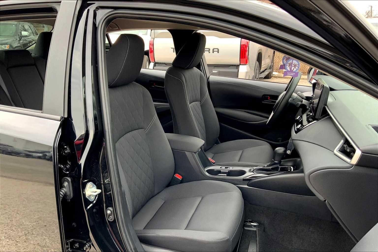 Used 2024 Toyota Corolla LE FWD image 9