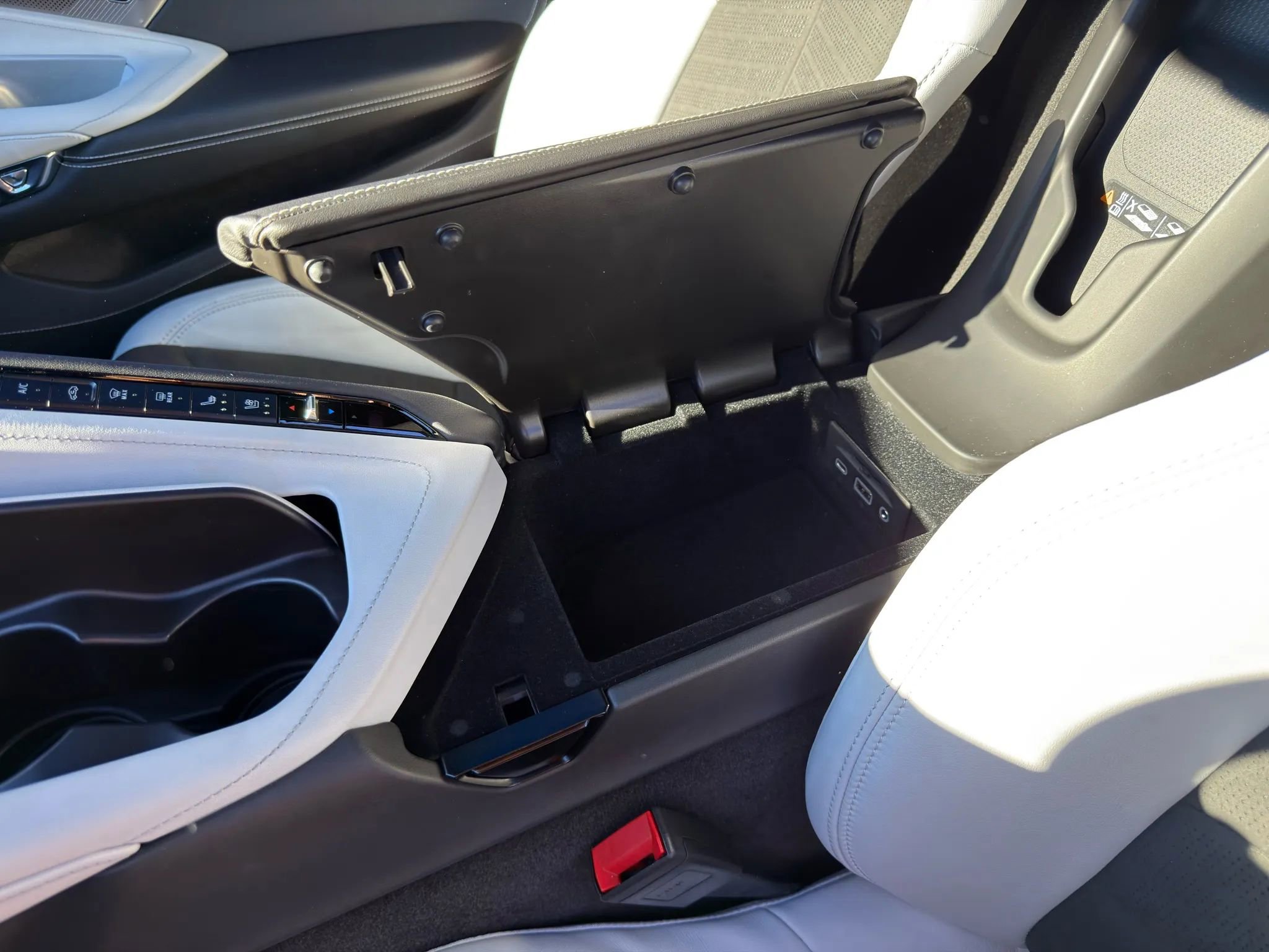 Used 2022 Chevrolet Corvette Stingray Preferred Cpe w/ 2LT image 18