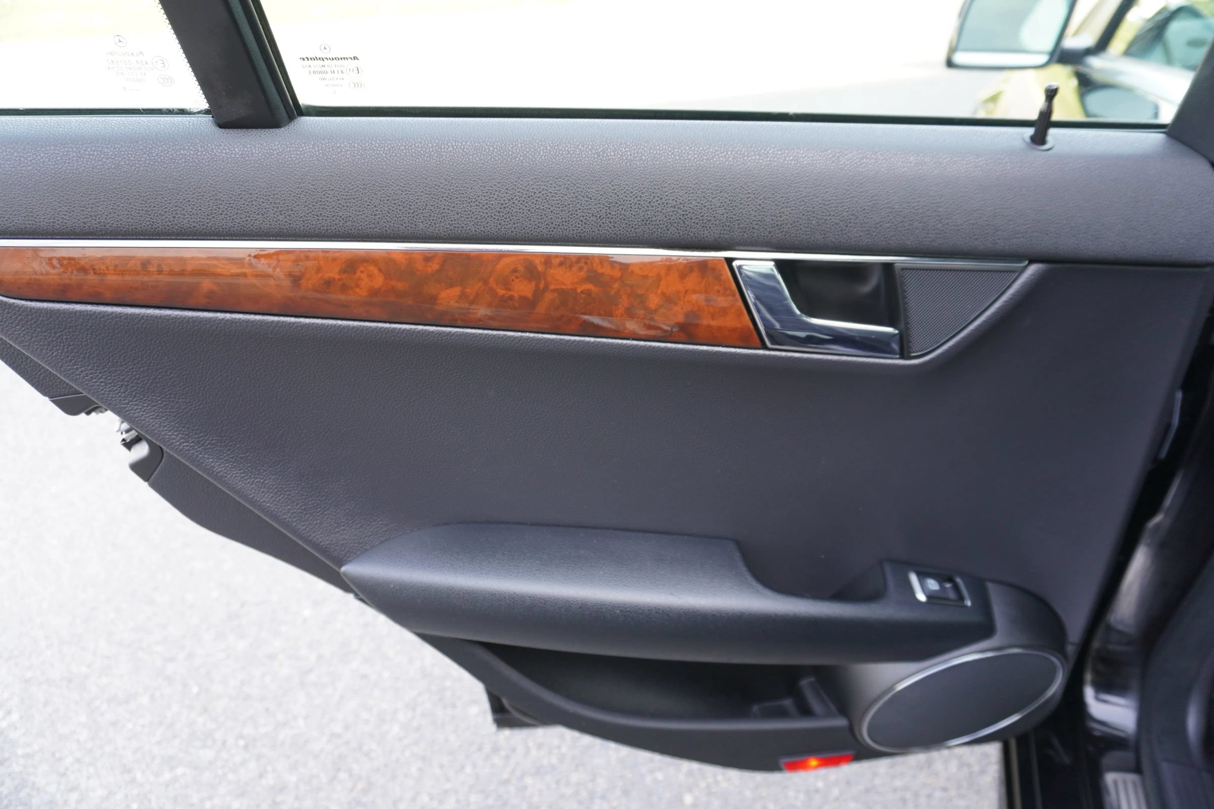 Used 2011 Mercedes-Benz C 300 Sedan image 19