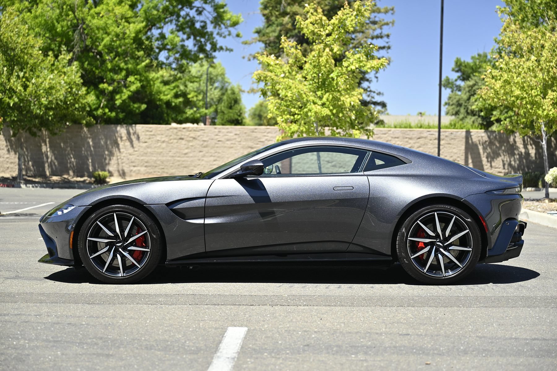 Used 2020 Aston Martin V8 Vantage Coupe RWD image 6