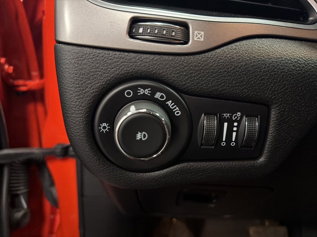 Used 2021 Jeep Cherokee Latitude Lux w/ Trailer Tow Group image 21