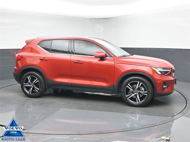 Used 2023 Volvo XC40 B5 Plus w/ Driver Assist Package image 1