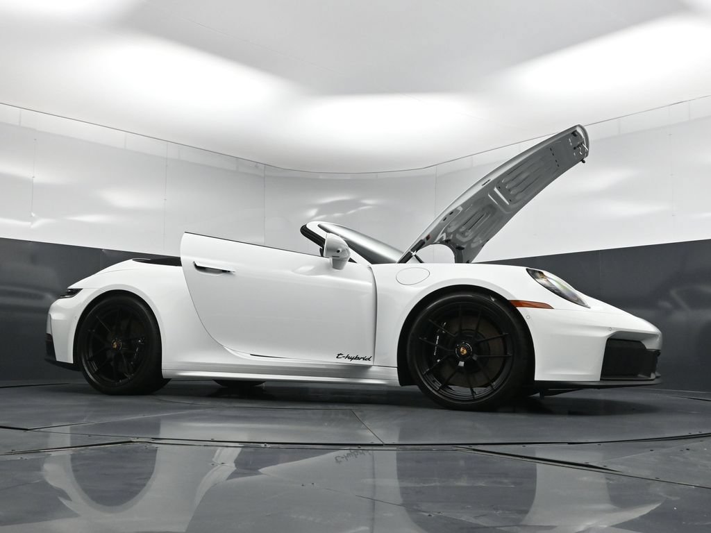Used 2026 Porsche 911 Carrera GTS RWD image 35