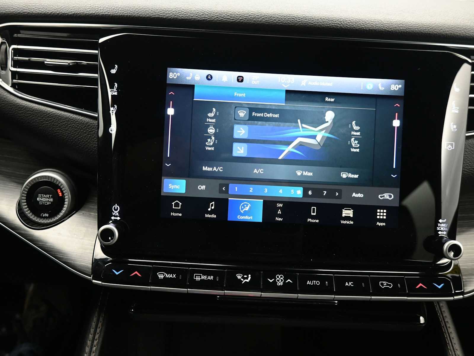 Used 2023 Jeep Wagoneer L Series III w/ Preferred Equipment Group image 15