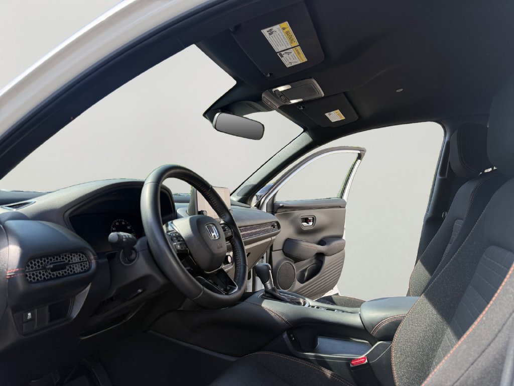 Used 2025 Honda HR-V Sport image 9