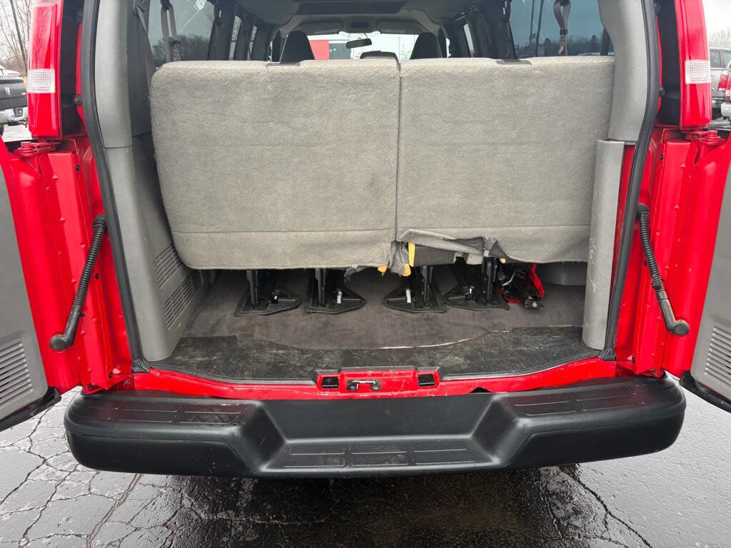 Used 2020 Chevrolet Express 3500 LS image 7