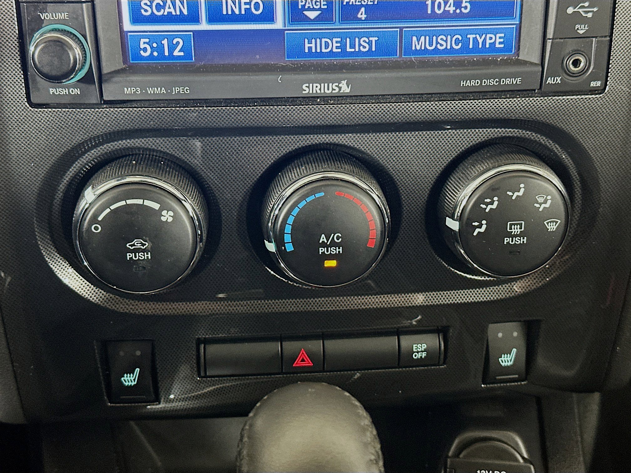 Used 2010 Dodge Challenger R/T RWD image 22