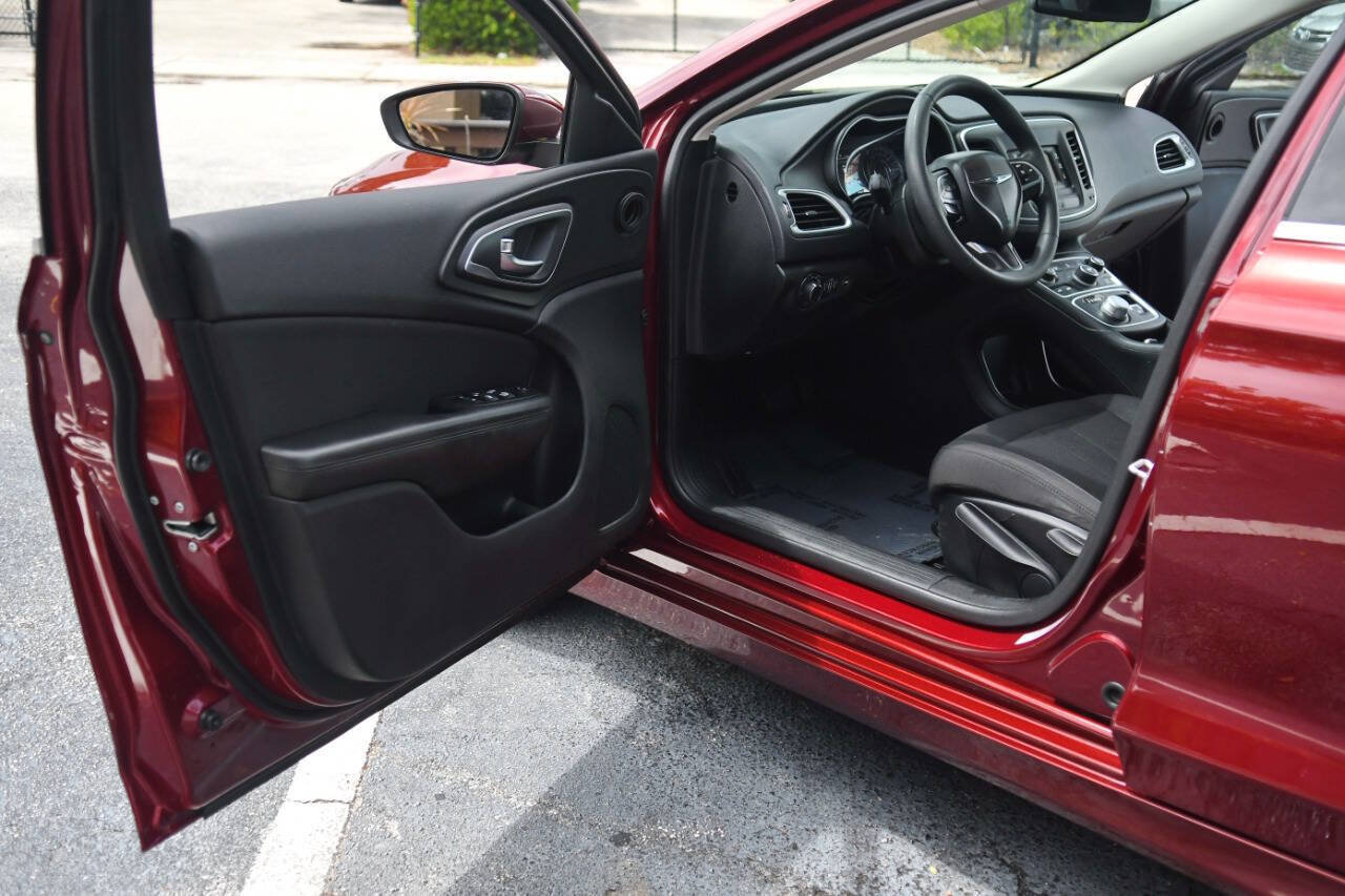 Used 2015 Chrysler 200 Limited FWD image 16