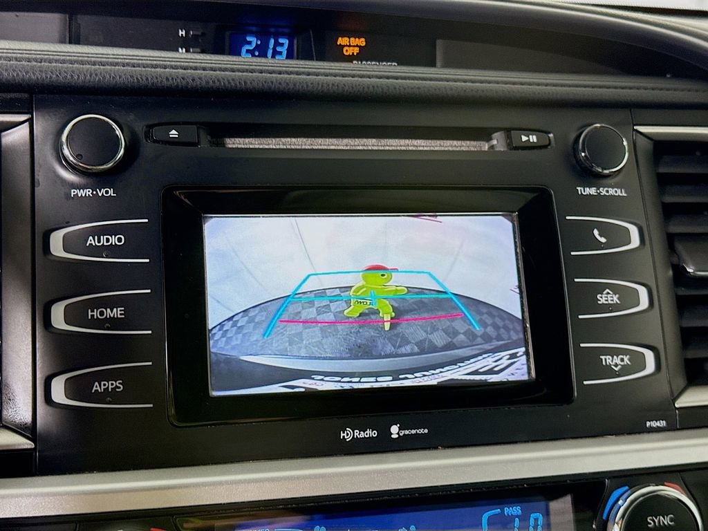 Used 2015 Toyota Highlander Plus AWD/4WD image 5
