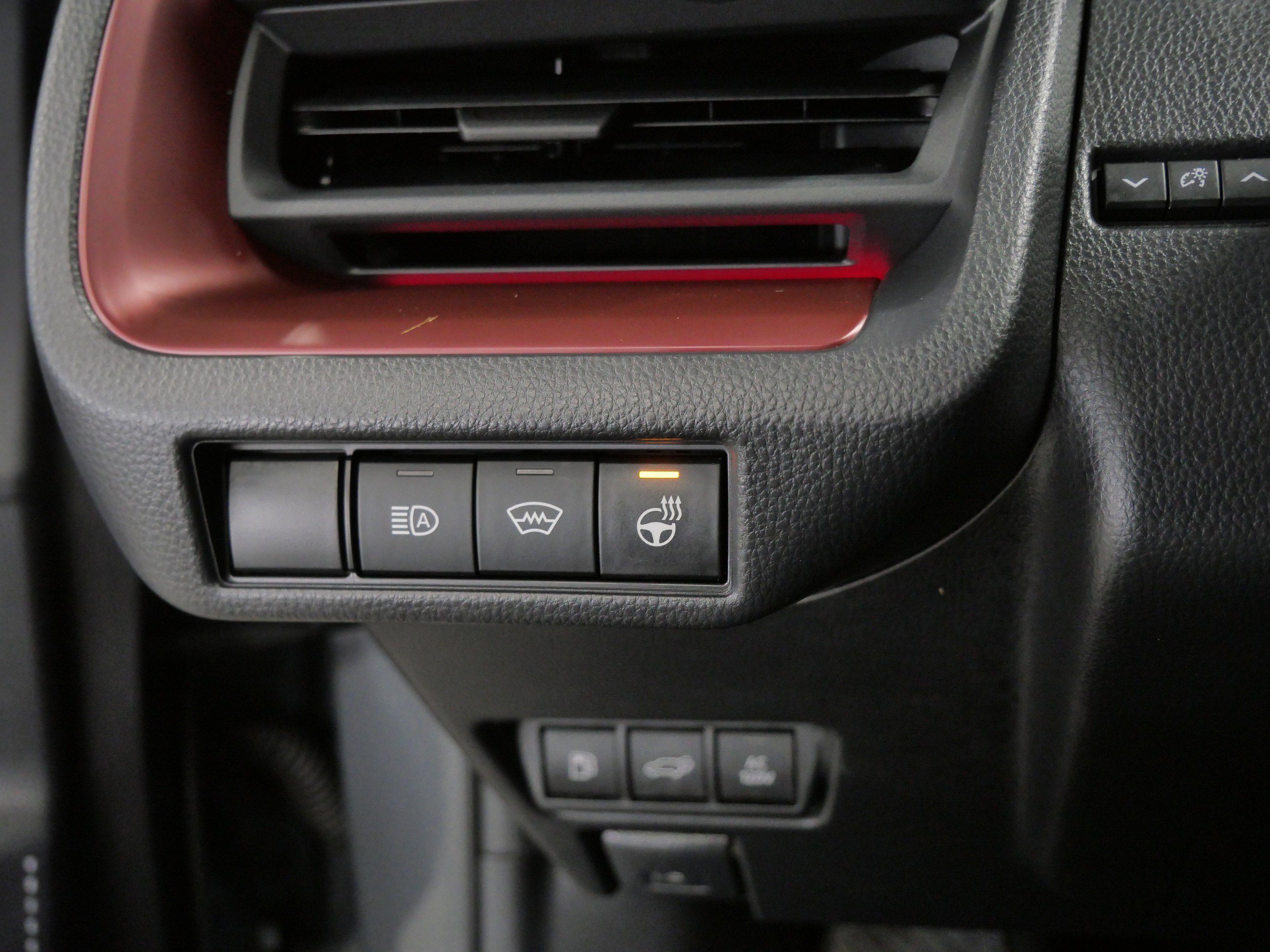 Used 2023 Toyota Prius Prime Premium image 27