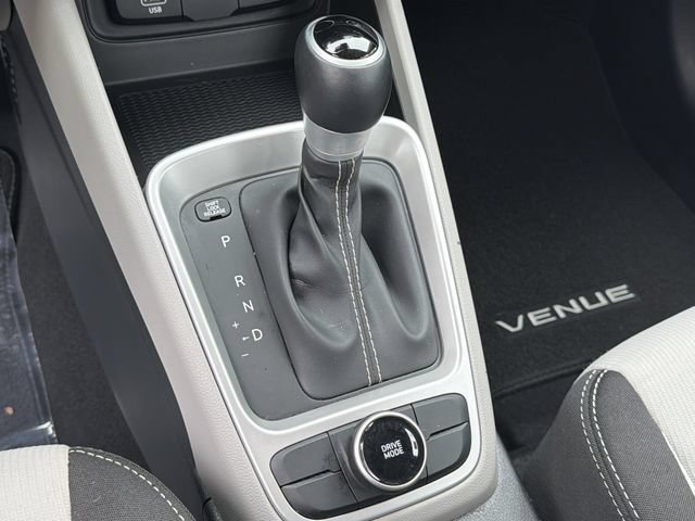 Certified 2023 Hyundai Venue SEL w/ Cargo Package FWD image 31