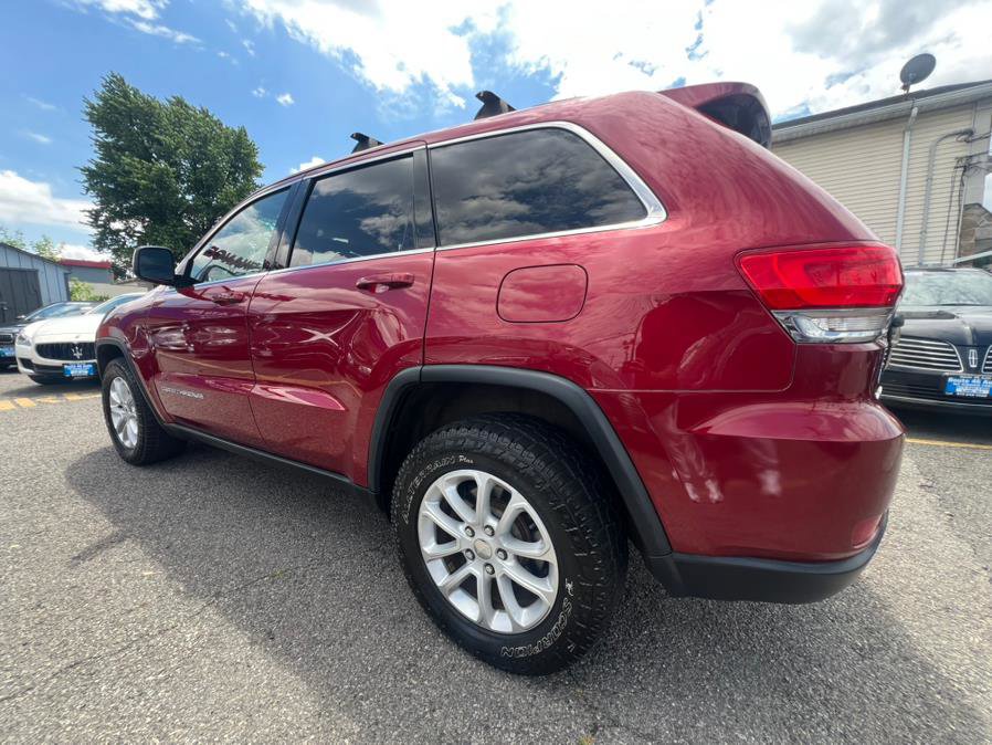 Used 2014 Jeep Grand Cherokee Laredo w/ 18" Wheel & 8.4" Radio Group AWD/4WD image 3