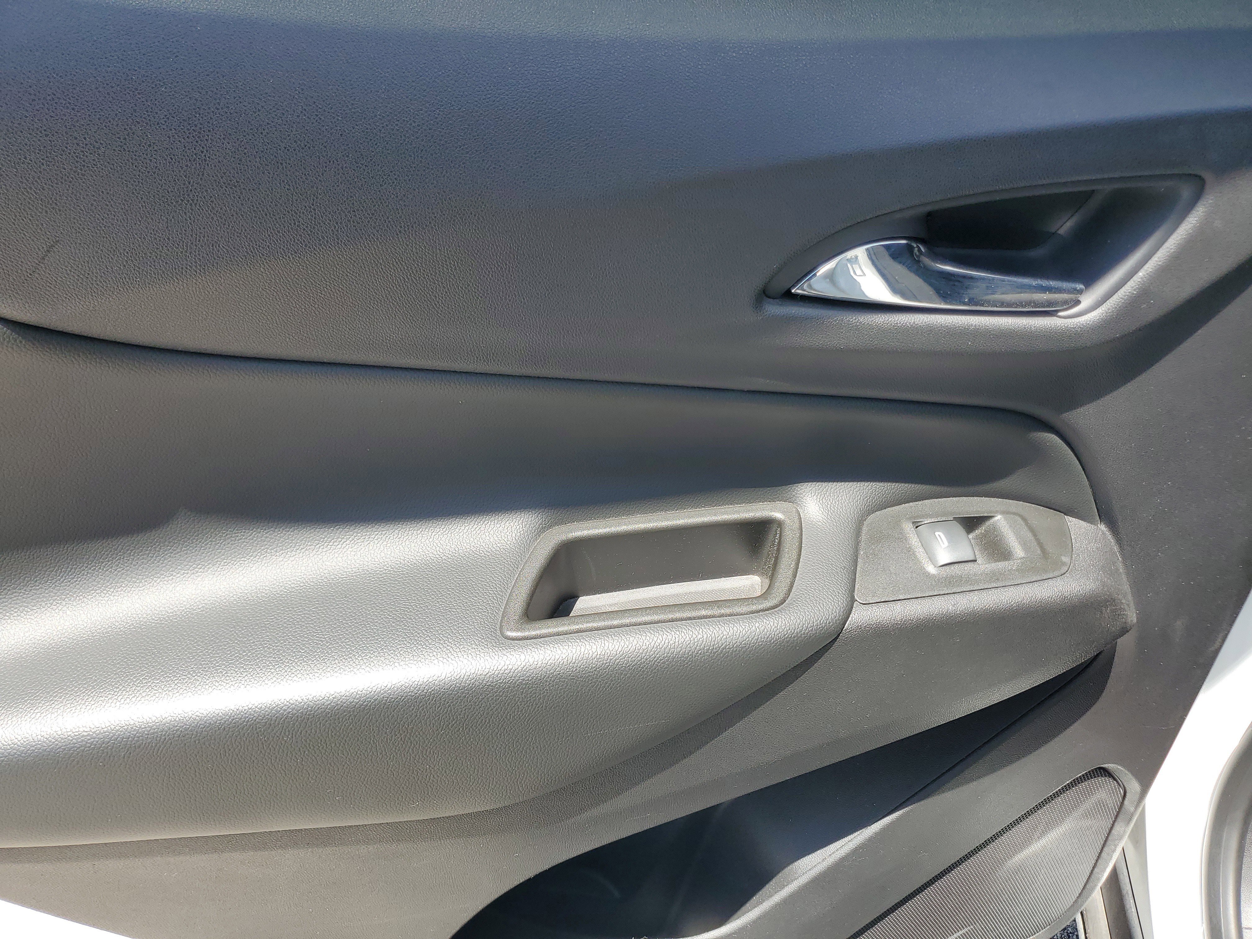 Used 2020 Chevrolet Equinox LT w/ LPO, Floor Liner Package image 13