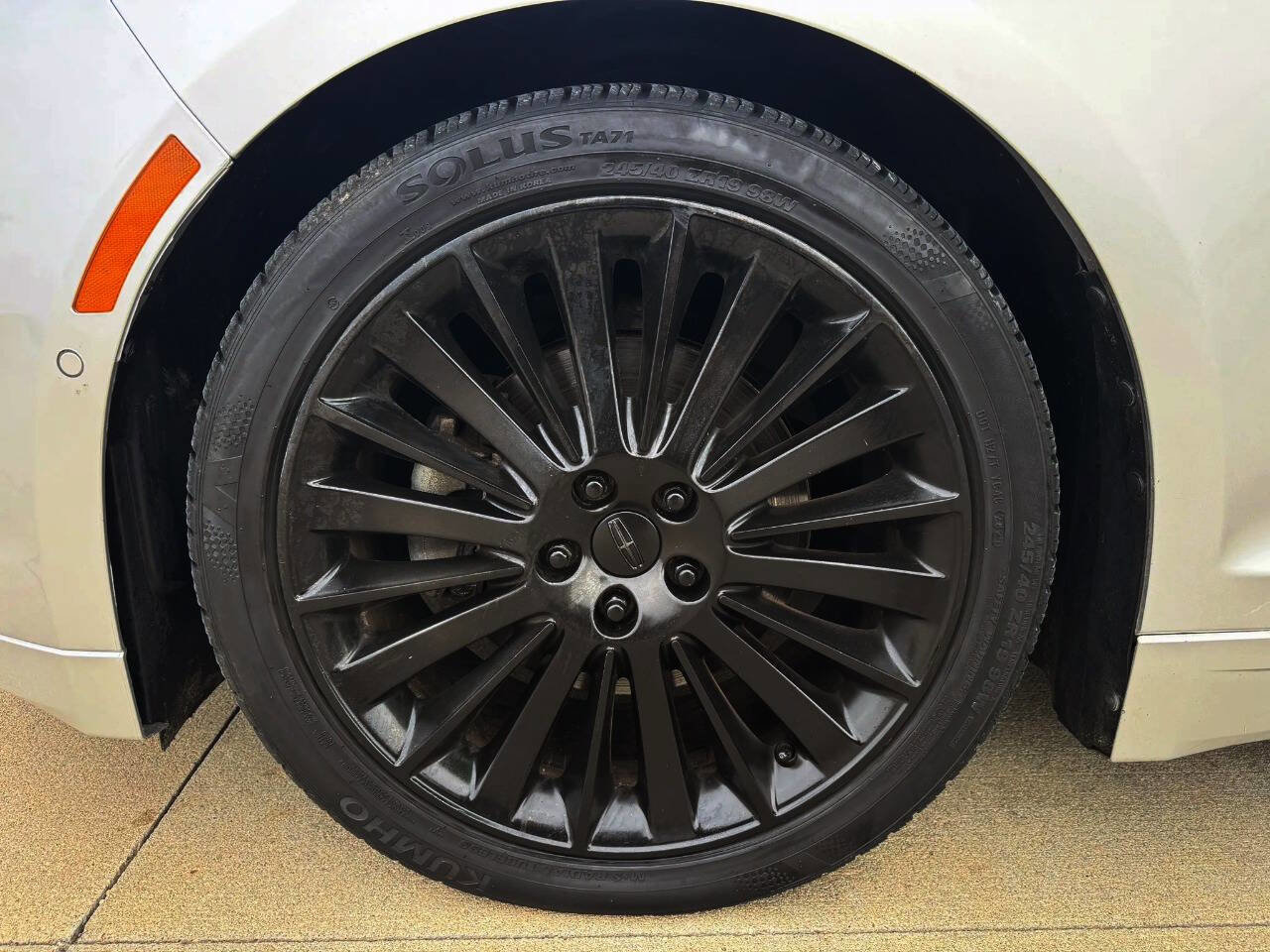 Used 2013 Lincoln MKZ AWD image 21