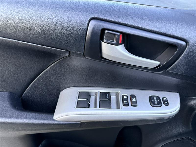 Used 2013 Toyota Camry SE w/ Preferred Accessory Pkg FWD image 25