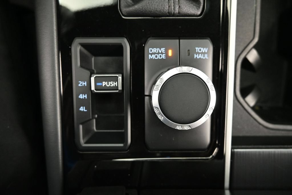 Used 2023 Toyota Sequoia Platinum AWD/4WD image 23