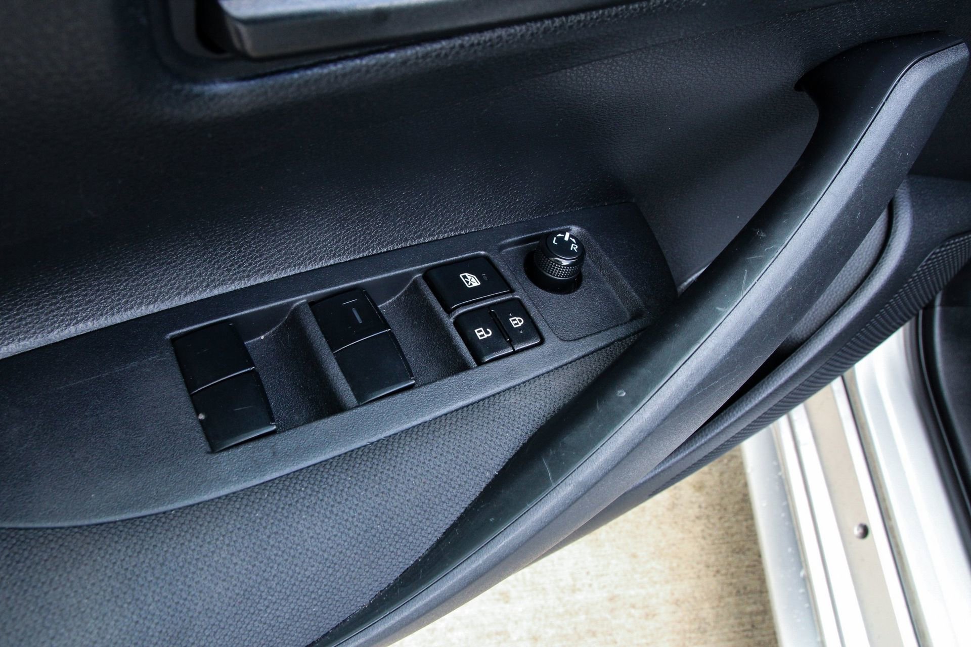 Used 2024 Toyota Corolla LE FWD image 13