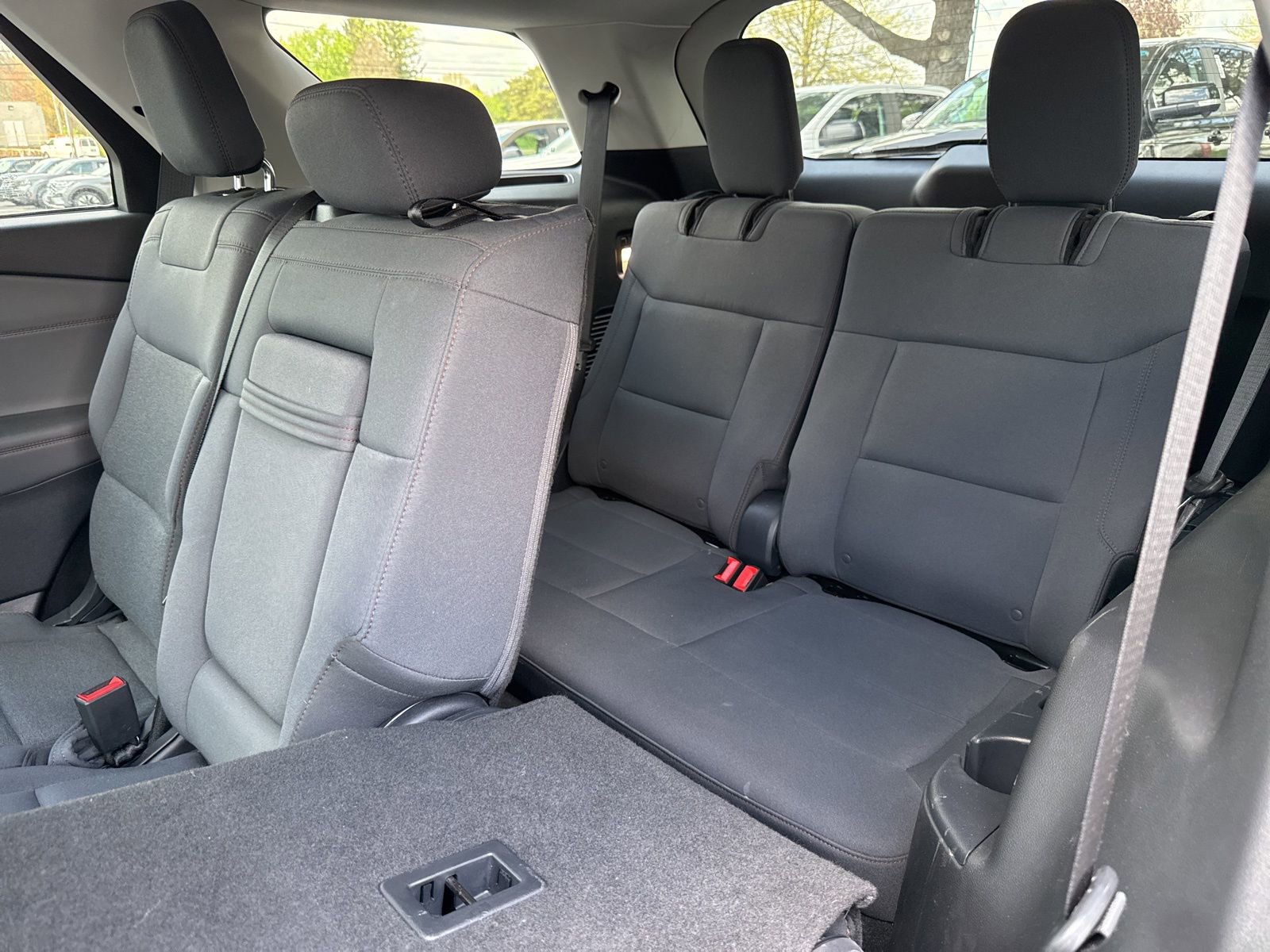 Used 2025 Ford Explorer Active AWD/4WD image 11